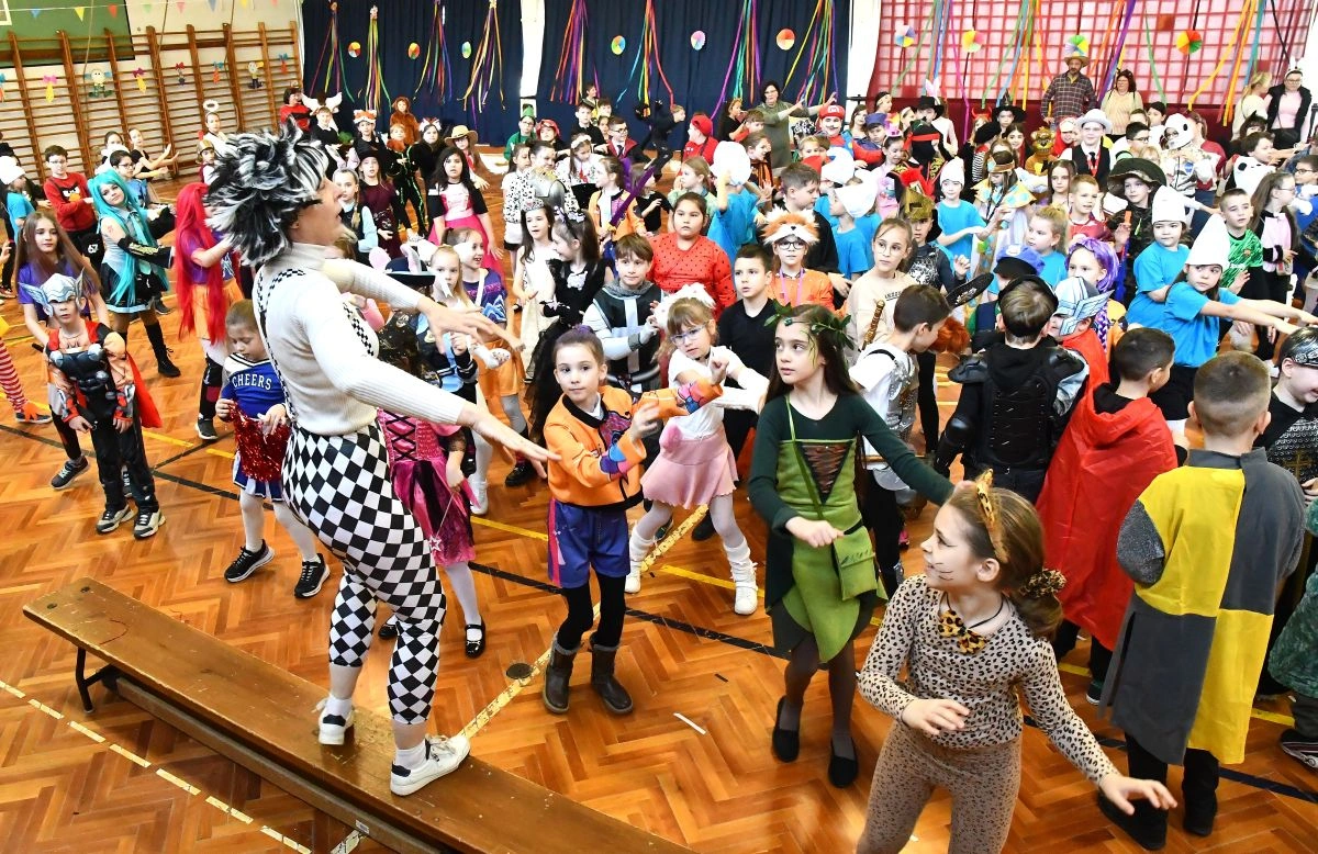 Farsangi buli a Fazekasban. Fotó: Bujdos Tibor