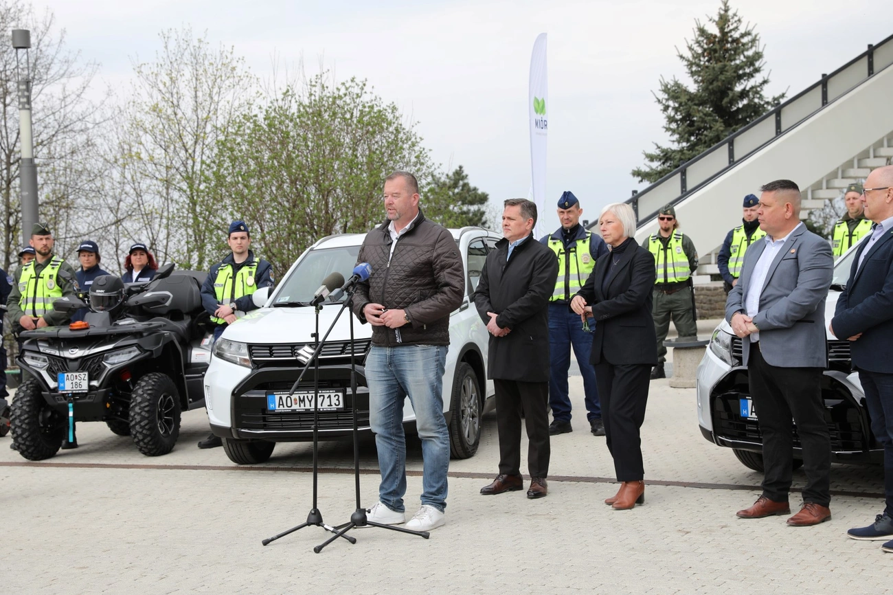 Gépjármű átadás a polgárőr és rendészeti szervezeteknek