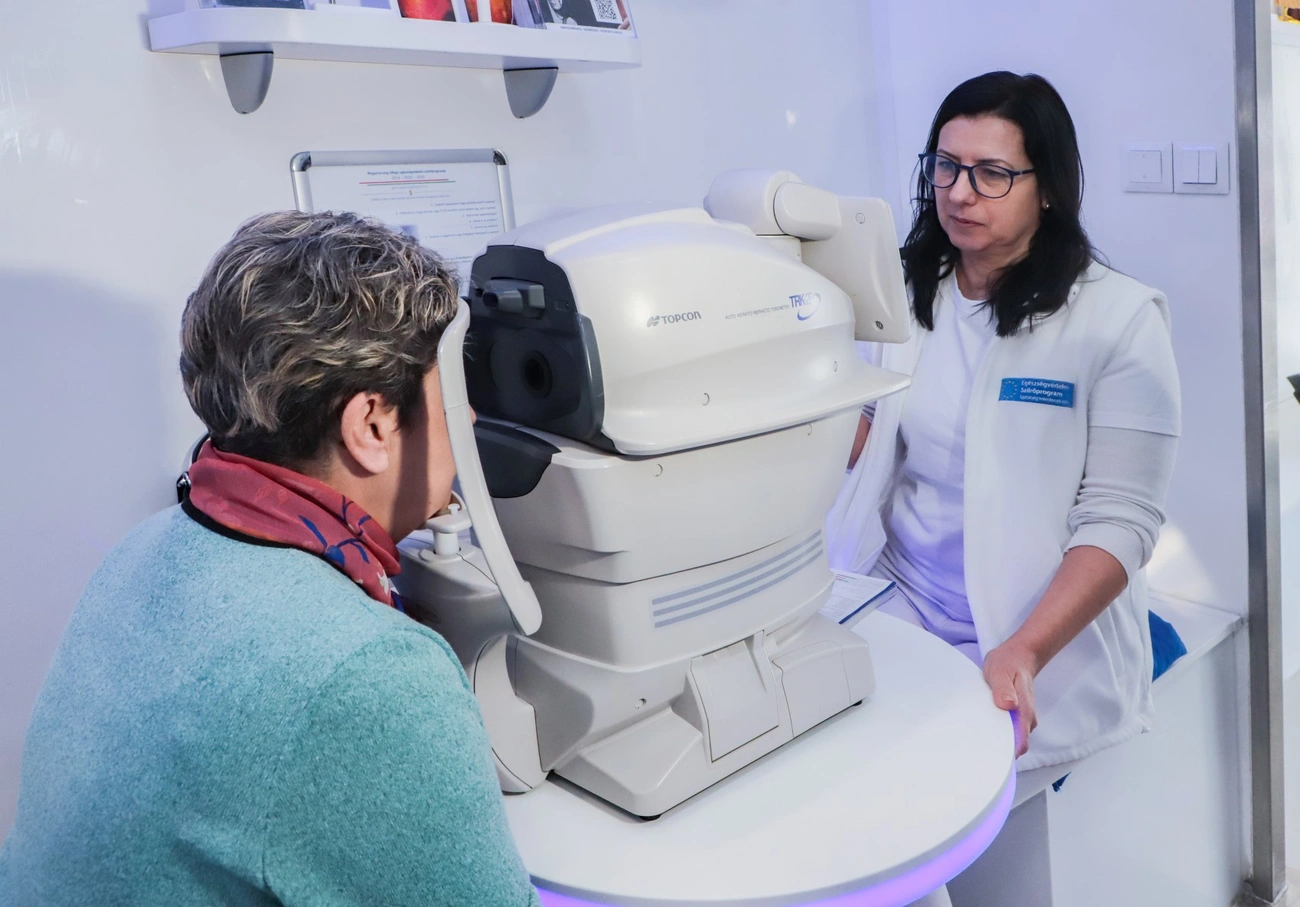 Mobildiagnosztikai szűrőbusz az Avason