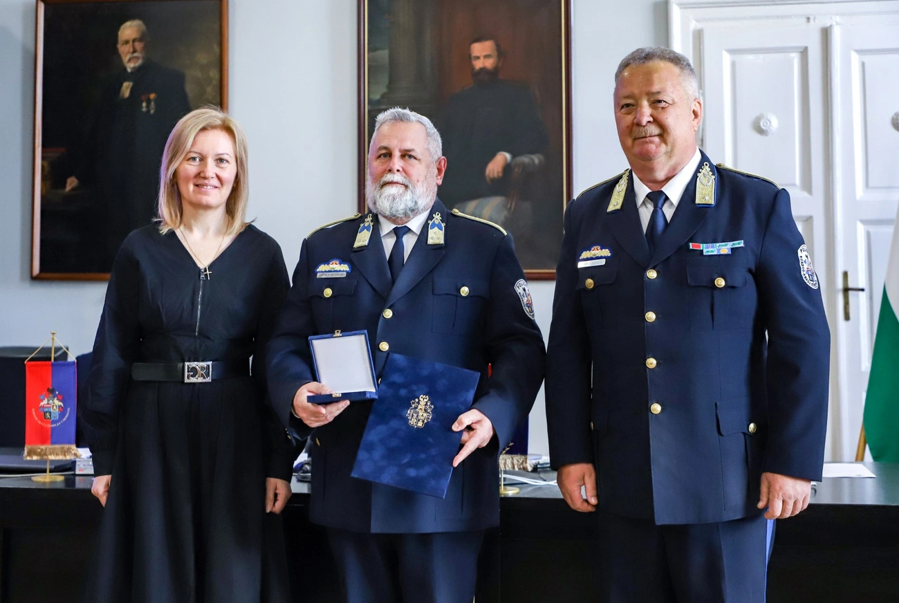 Közbiztonságért és tűzbiztonságért díjátadó a vármegyeházán