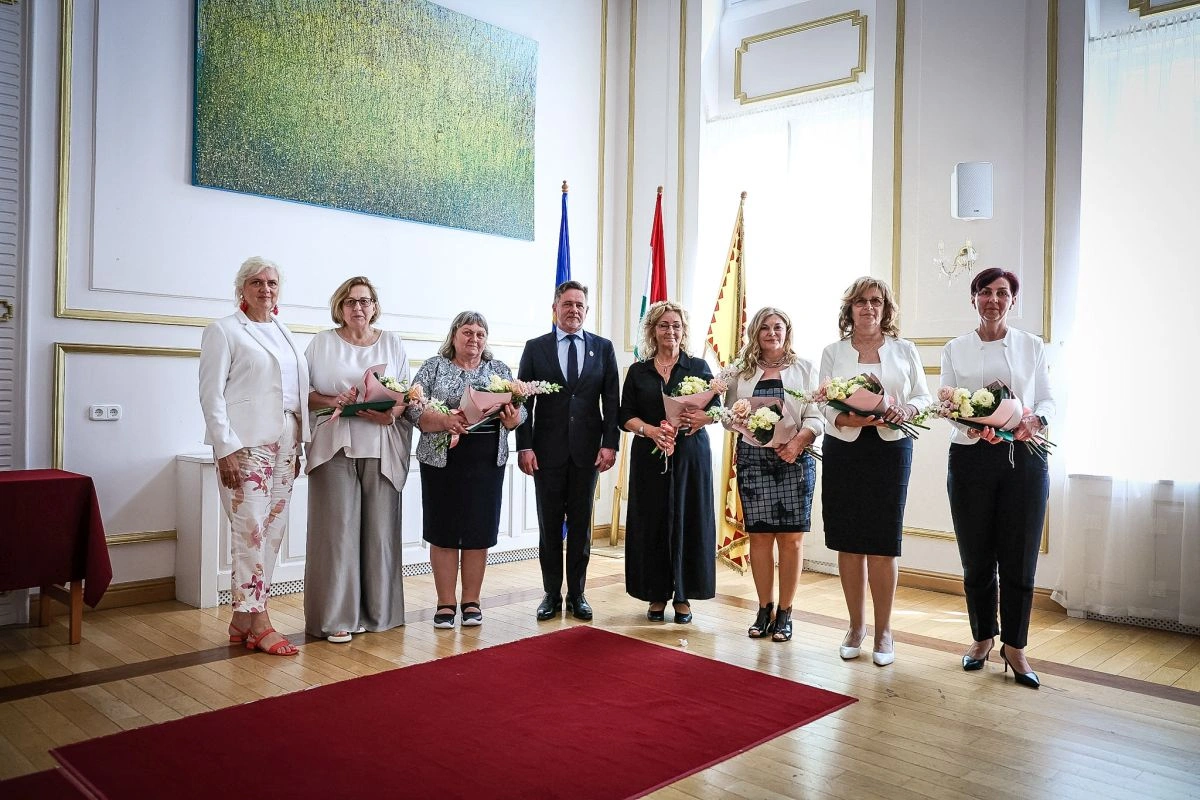 Pedagógus Szolgálati Emlékérem kitüntetések átadása Miskolcon. Fotó: Rogosz Péter