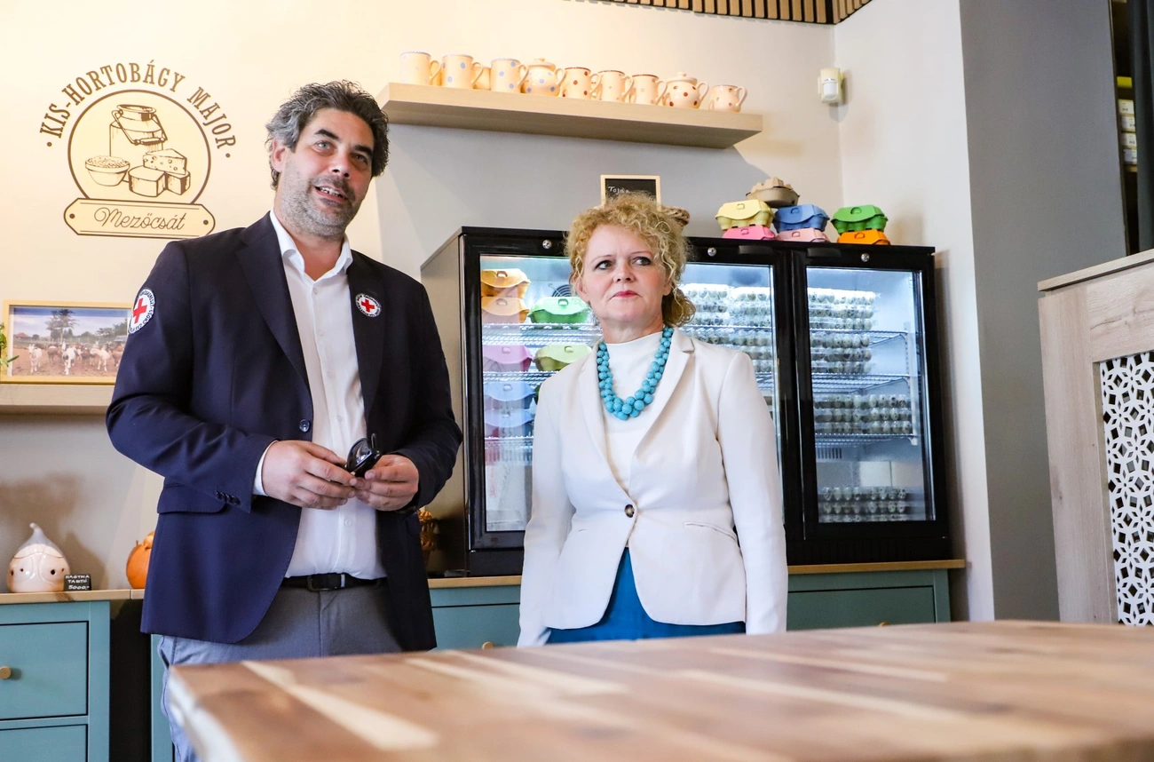Szívesen kézművesbolt és alkotóműhely megnyitása