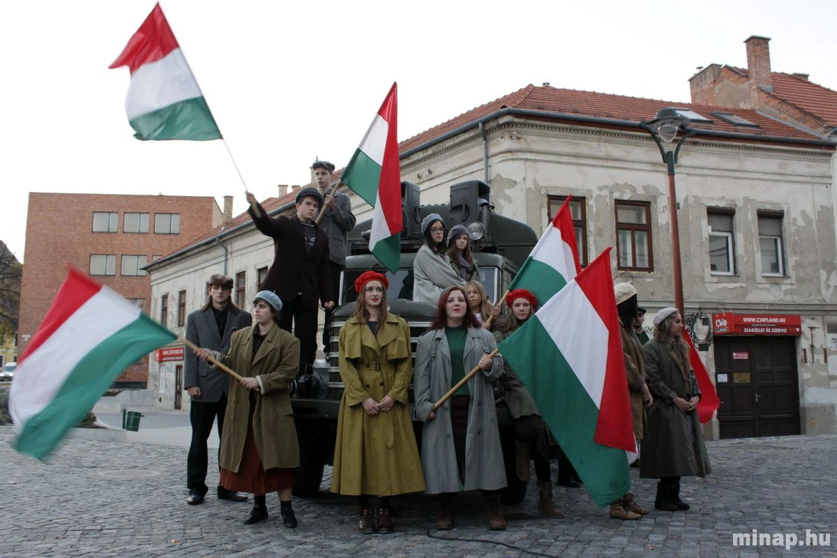 1956-os ünnepi műsor a Művészetek Házában