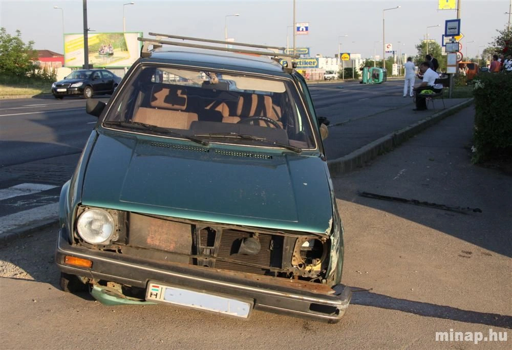 Hármas karambol a Pesti úton