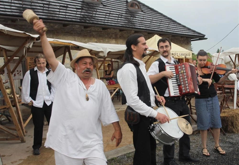 Borsodi Fonó Nemzetközi Folklórfesztivál a Diósgyőri várban