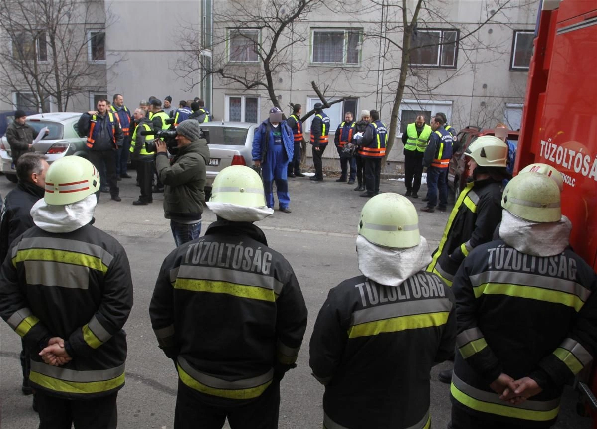 Koncentrált ellenőrzés az Avason a Gesztenyés utcán
