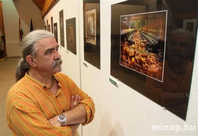 A Tény Kép fotográfus kör ötször hat című bemutatkozó fotókiállítása