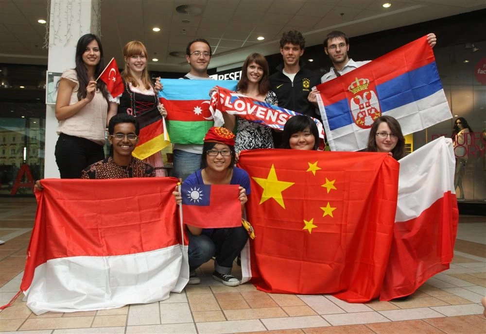 Global Village a Miskolc Plázában