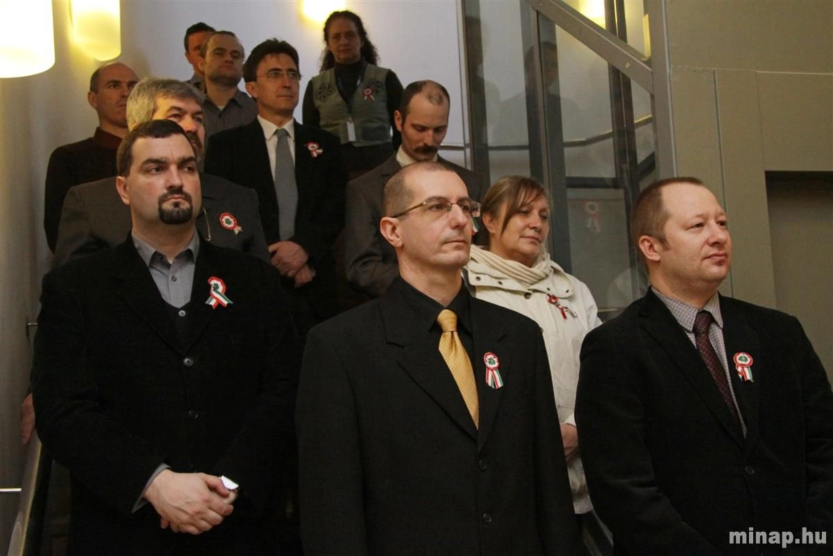 Koszorúzás Görgey Artúr szobránál