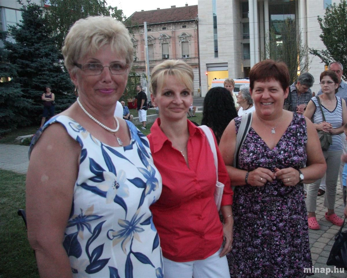 A Miskolci Illés Emlékzenekar koncertje és az István a Király c. rockopera