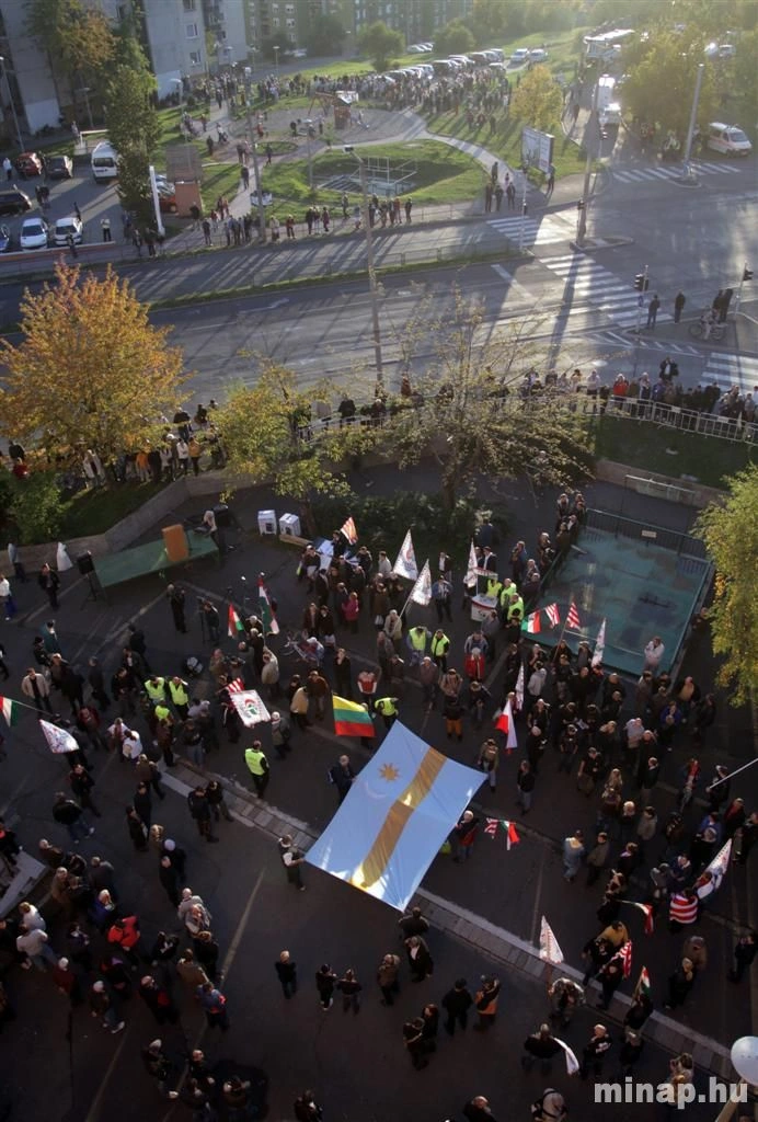 A Magyar Élet Menete - az Avason demonstrált  a JOBBIK