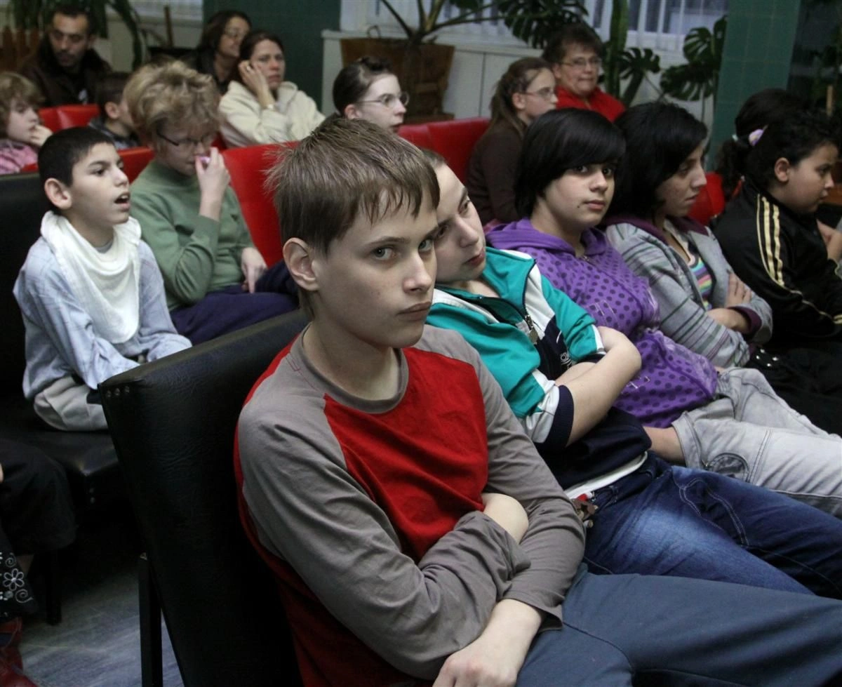 A Központi Leánykollégium lakóinak karácsonyi műsora a GYEK-ben