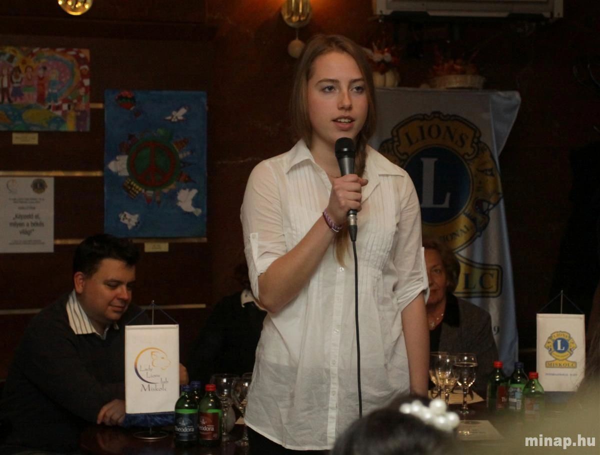 "Képzeld el milyen a békés világ!"  - A miskolci Lions Clubok rajzpályázata