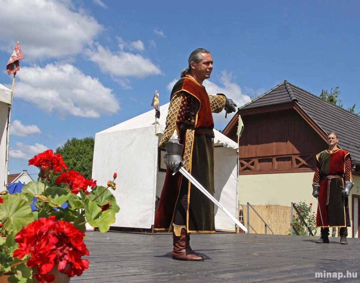 Lovagi párviadalok a Diósgyőri várban