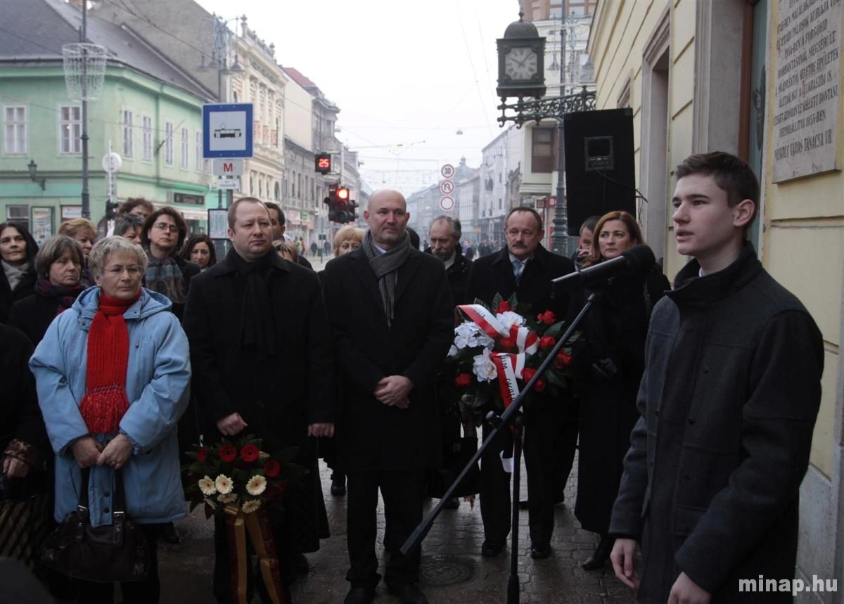Koszorúzással kezdődött a Magyar Kultúra Napja Miskolcon