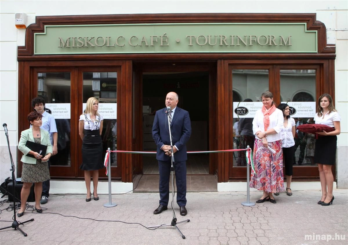 Megnyílt a Miskolc Bolt