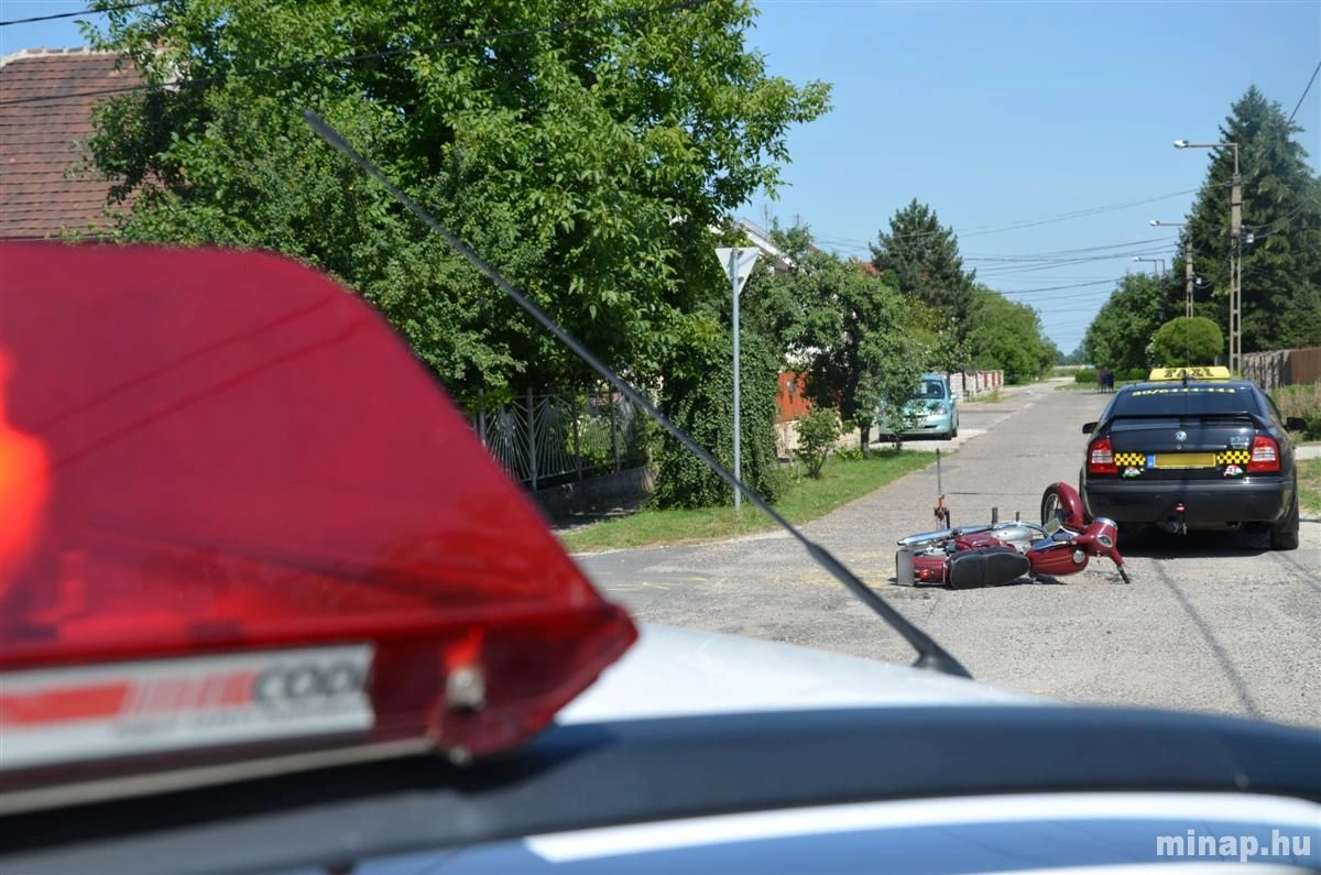 Motorosbaleset Martinkertvárosban