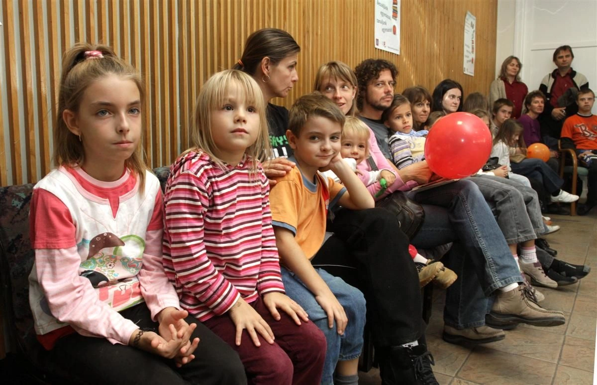 Olvasók Királynője és Királya cím átadása a Megyei Könyvtárban