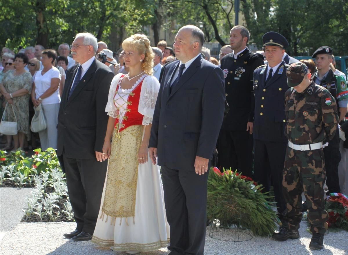 Felavatták a miskolci Országzászlót
