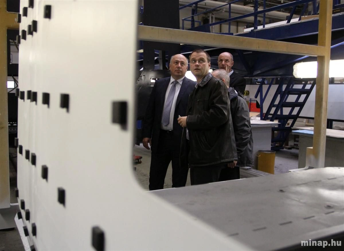 Szállítás előtt az új miskolci villamos