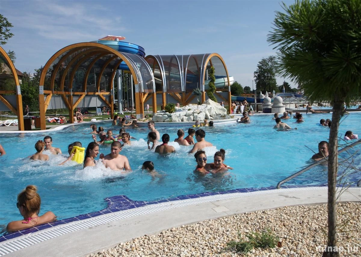 Megnyílt a Selyemréti Strand