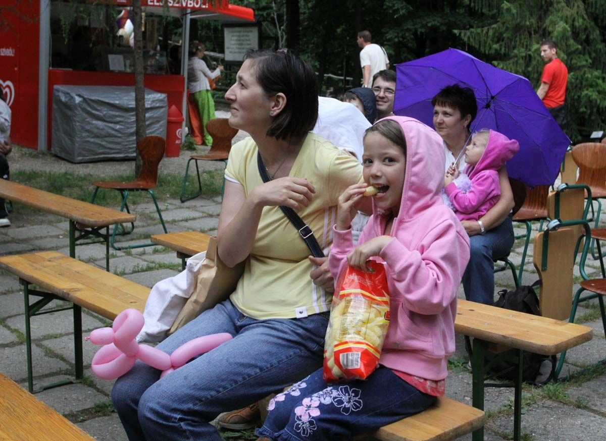 Álom-éj és látványetetés a Miskolci Állatkertben