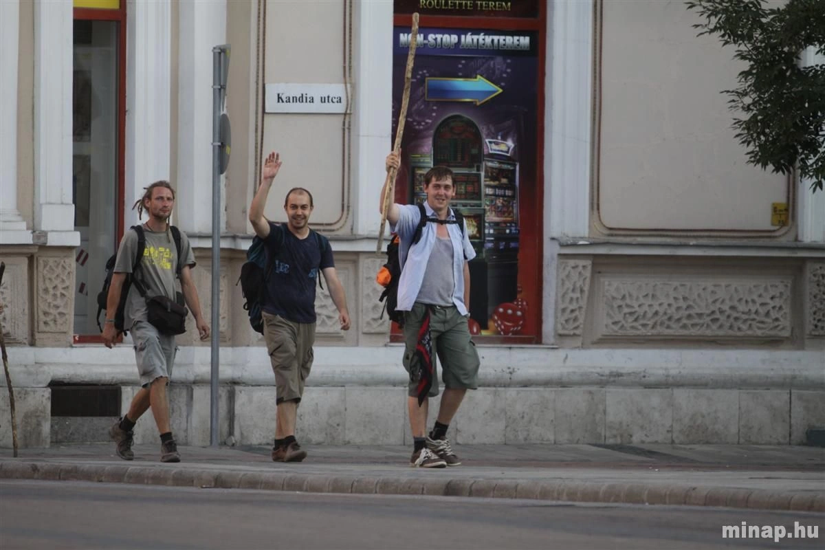 Budapestről  Miskolcra - megérkeztek a vándorló színészek
