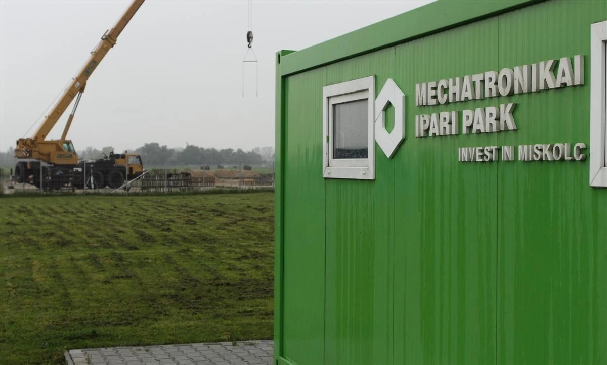 Alapkőletétel a Mechatronikai Ipari Parkban