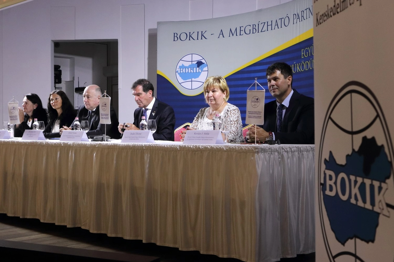 Kiváló diákok köszöntése a Vigadóban