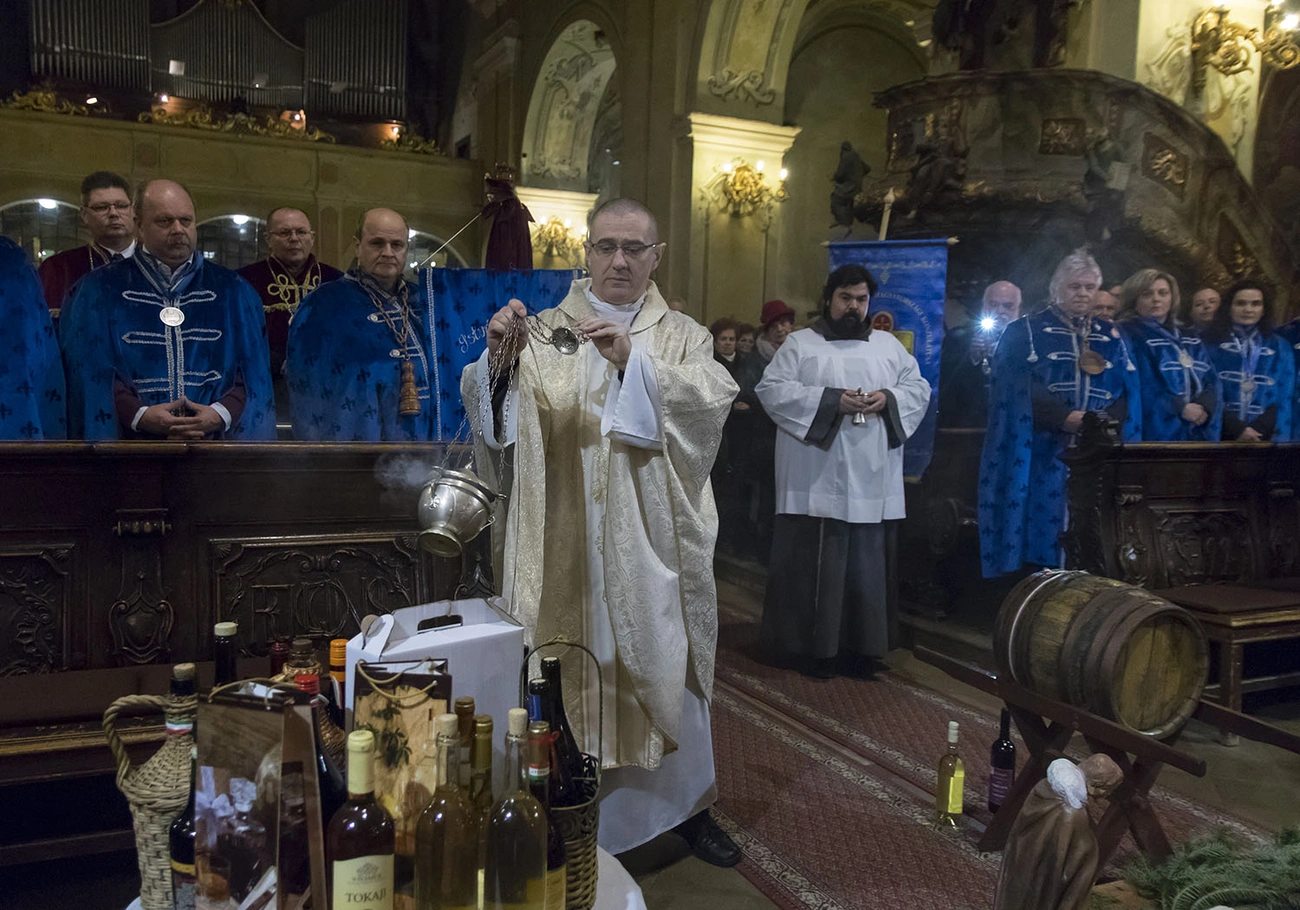 János napi borszentelés a Minorita templomban
