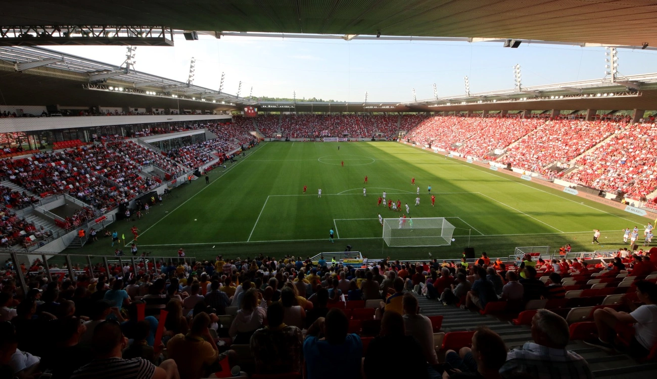 DVTK Stadion avató V.