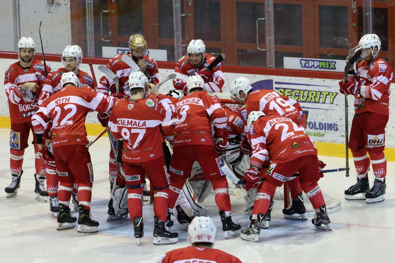 DVTK Jegesmedvék - MAC Budapest: 4-1