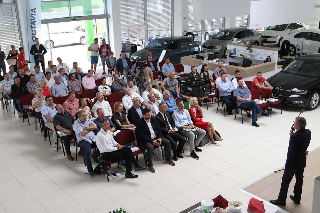 DVTK -  Jegesmedvék partnertalálkozó