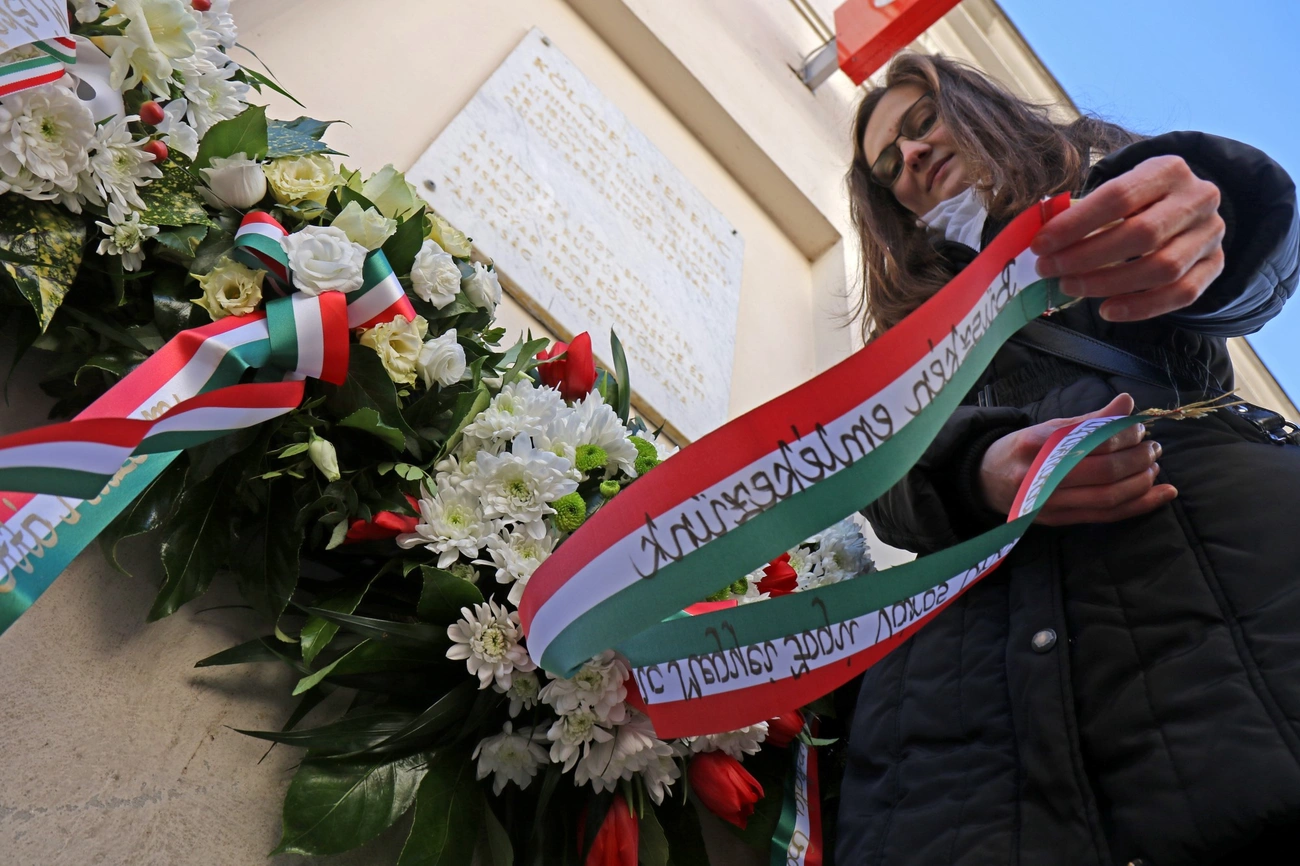 Koszorúzás a magyar kultúra napja alkalmából a Kölcsey emléktáblánál