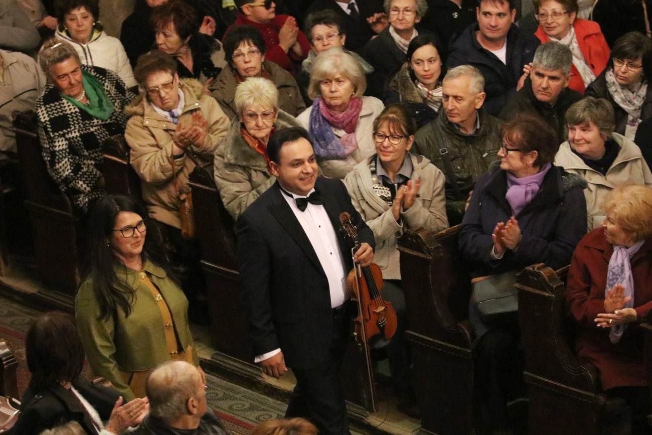Mága Zoltán jótékonysági koncertje a Belvárosi Evangélikus Templomban