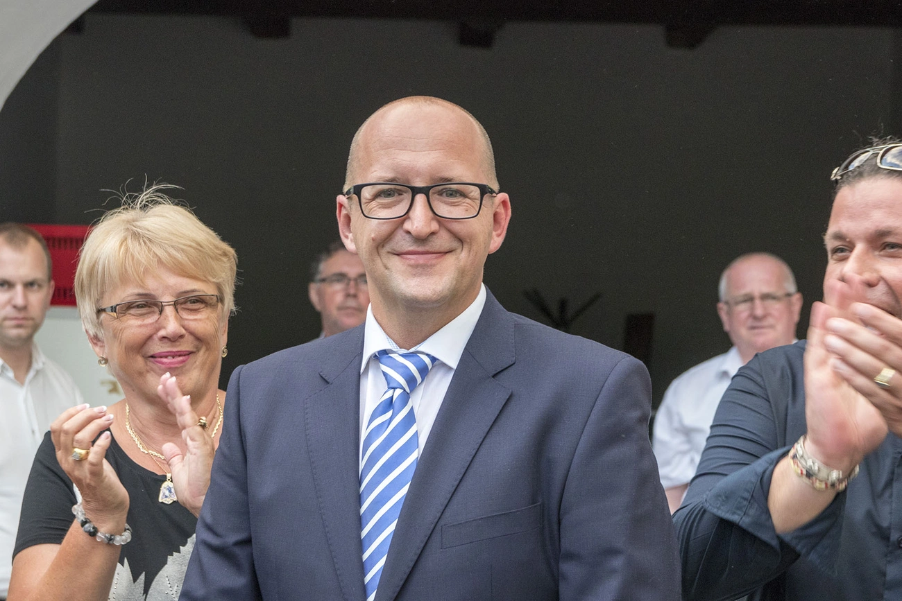 Eredményváró a Fidesz irodánál