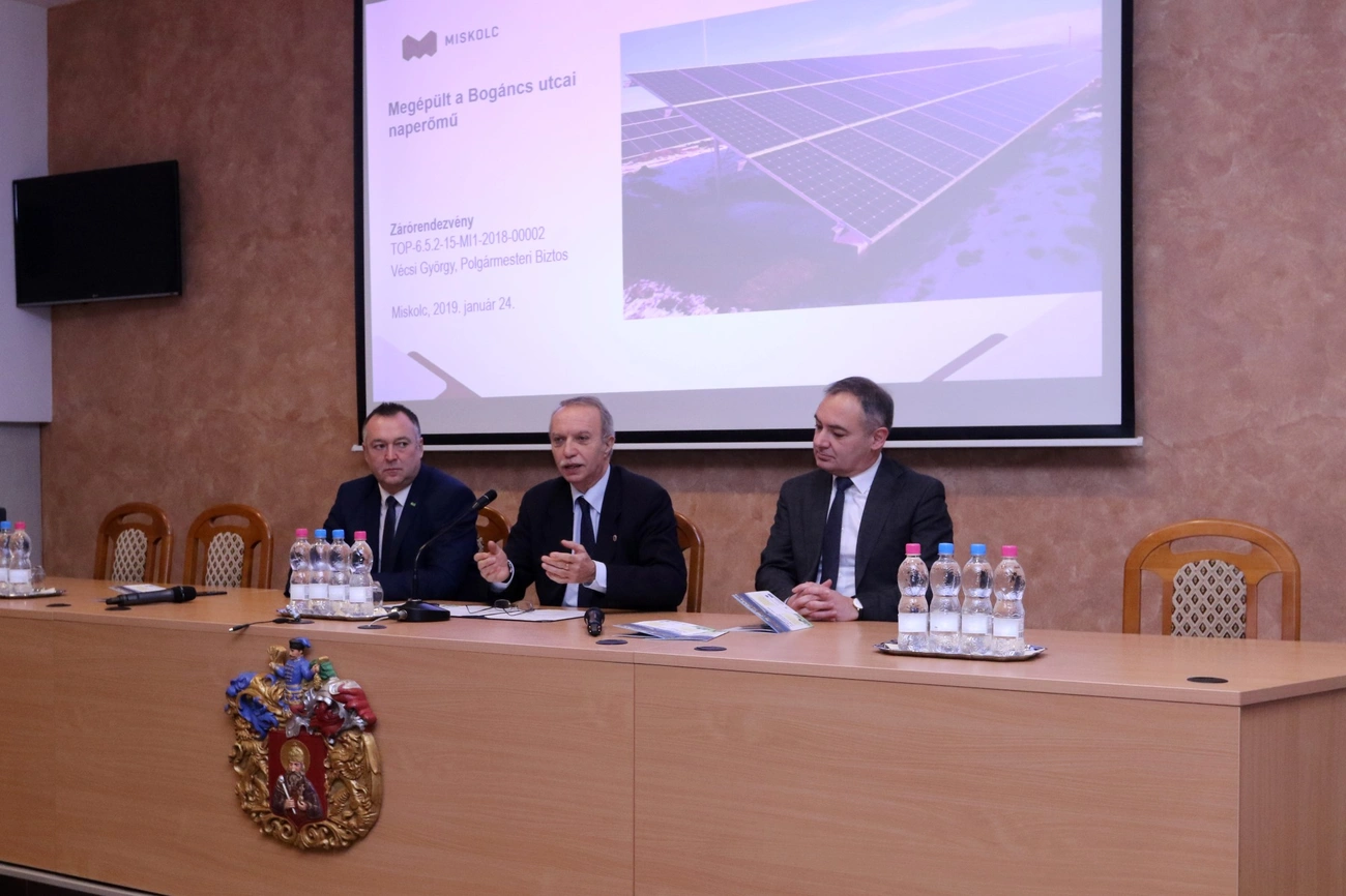„Miskolc Bogáncs utcai naperőmű telep létesítése”  projekt záró
