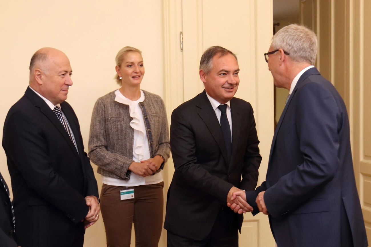 Autóipari nagyvállalat a miskolci kultúra szolgálatában