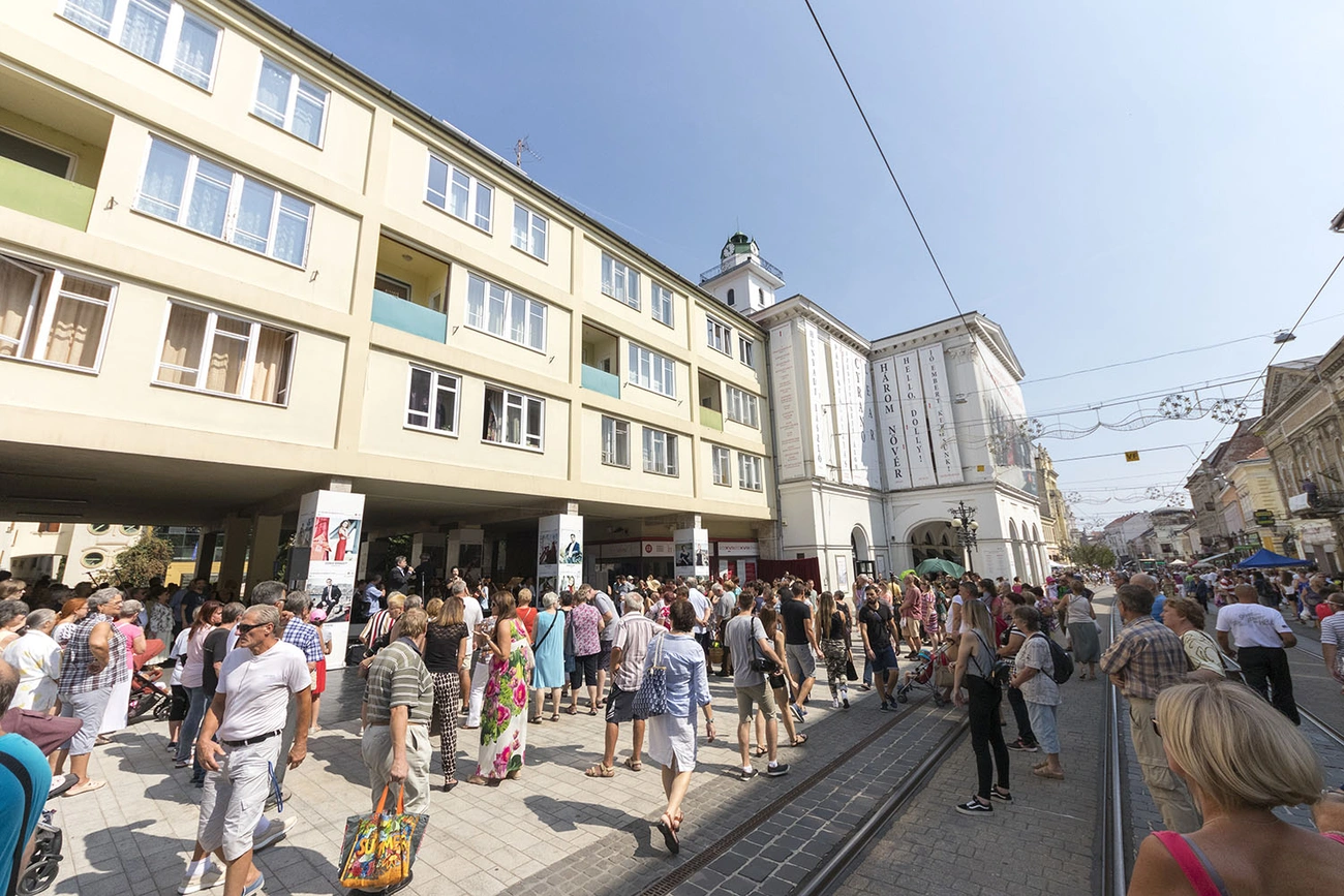 Színházi szabadtéri évadnyitó