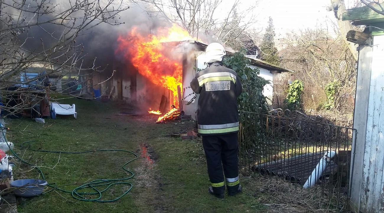 Tűz a Hóvirág utcában
