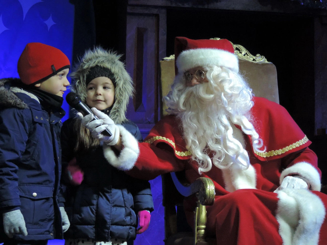 Mikulás az Adventi téren