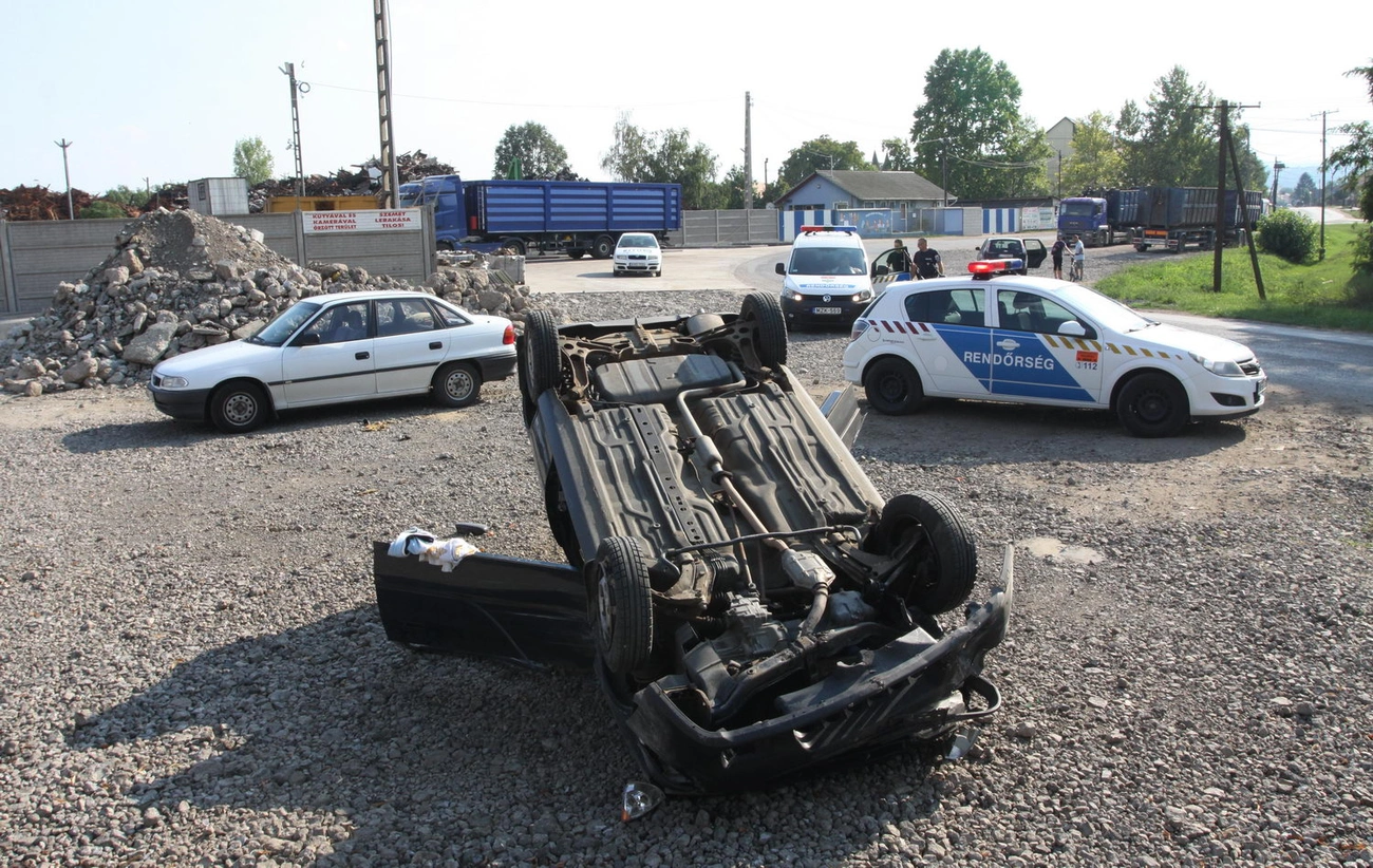 Felborult a Suzuki Szirmabesenyőn