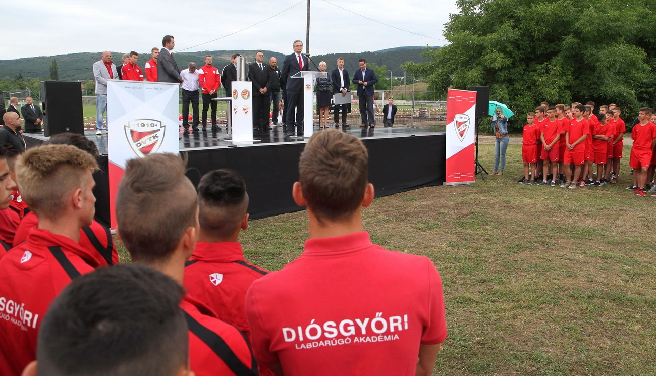 DVTK labdarúgó edzőközpont alapkőletétele