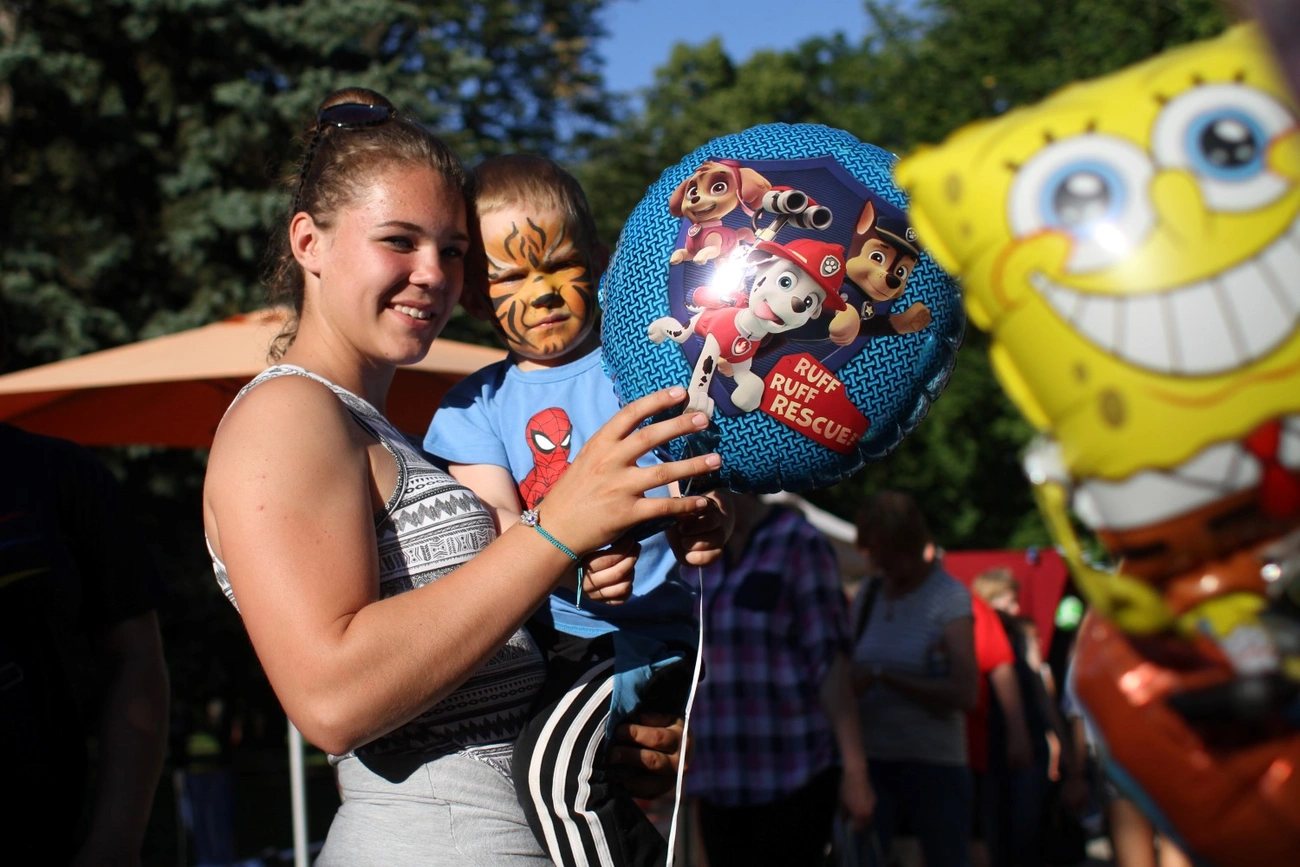 Ezer Lámpás Éjszakája és gyermeknap a Népkertben