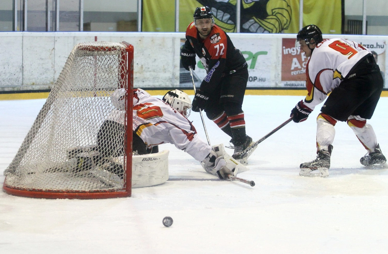 DVTK Jegesmedvék - Debrecen : 7-3