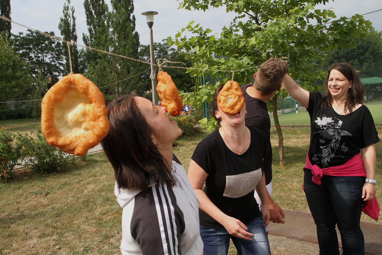 Juniális a megyei kórház szabadidő parkjában