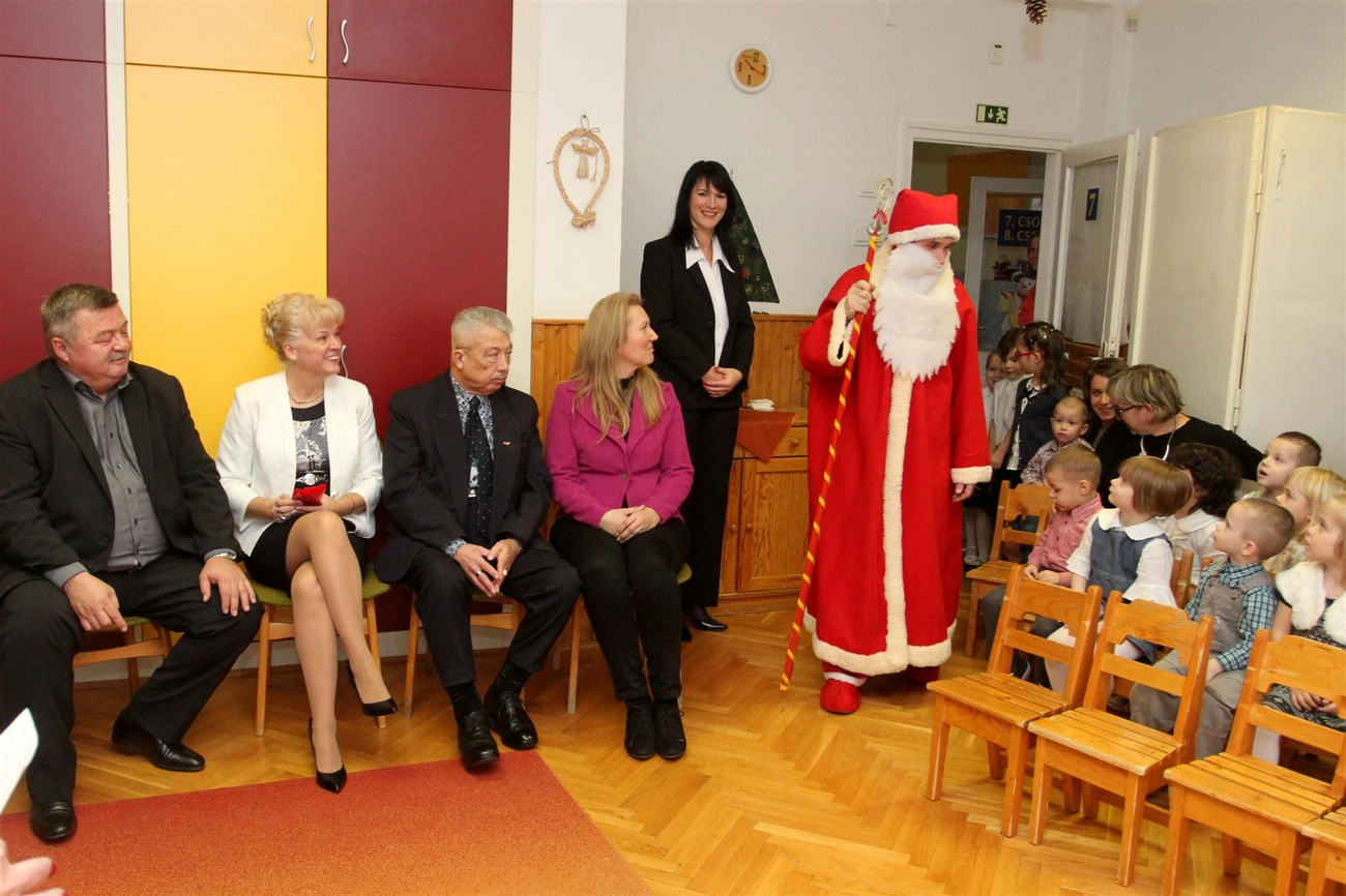 Óvodákban ajándékozott a Fidesz női tagozata