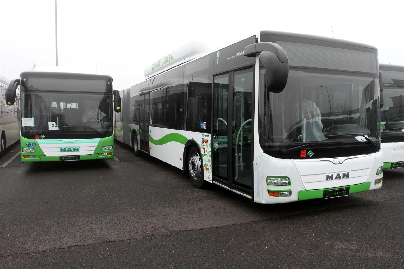 Miskolc új CNG buszai a Tiszaújvárosi telephelyen