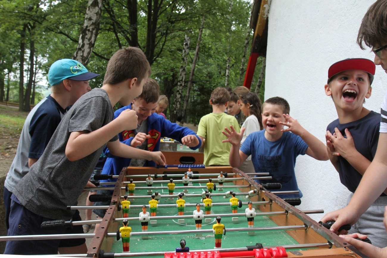 Megnyitotta kapuit a perecesi tábor