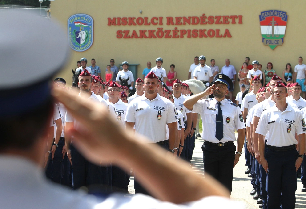 Kibocsátó ünnepség a rendőrszakközépben